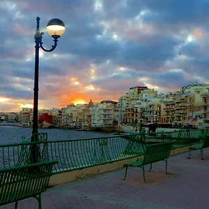 https://aurora-marsascala.qawrahotelsmalta.org