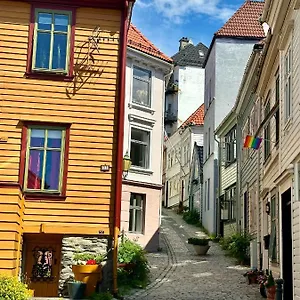  Apartment Knosesmauet